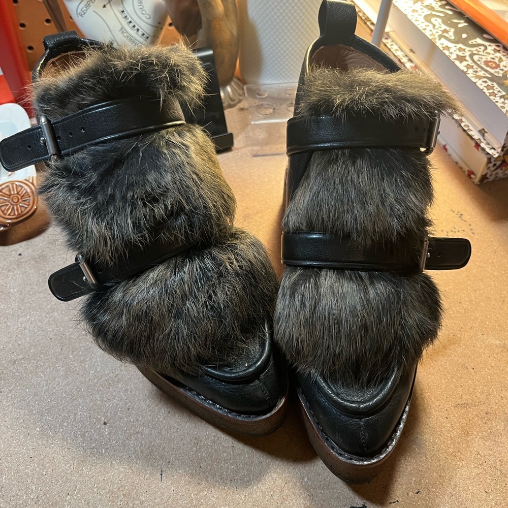 Coach booties with detachable rabbit fur
